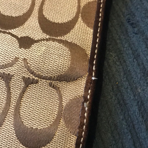 Coach Signature Wallet - Picture 5 of 8